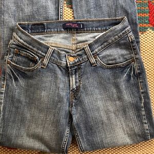 Levi’s Jeans Curvy Cut 528 size 5